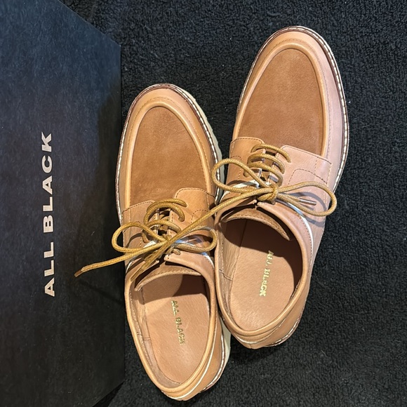 New in Box All Black Oxfords - Picture 2 of 5